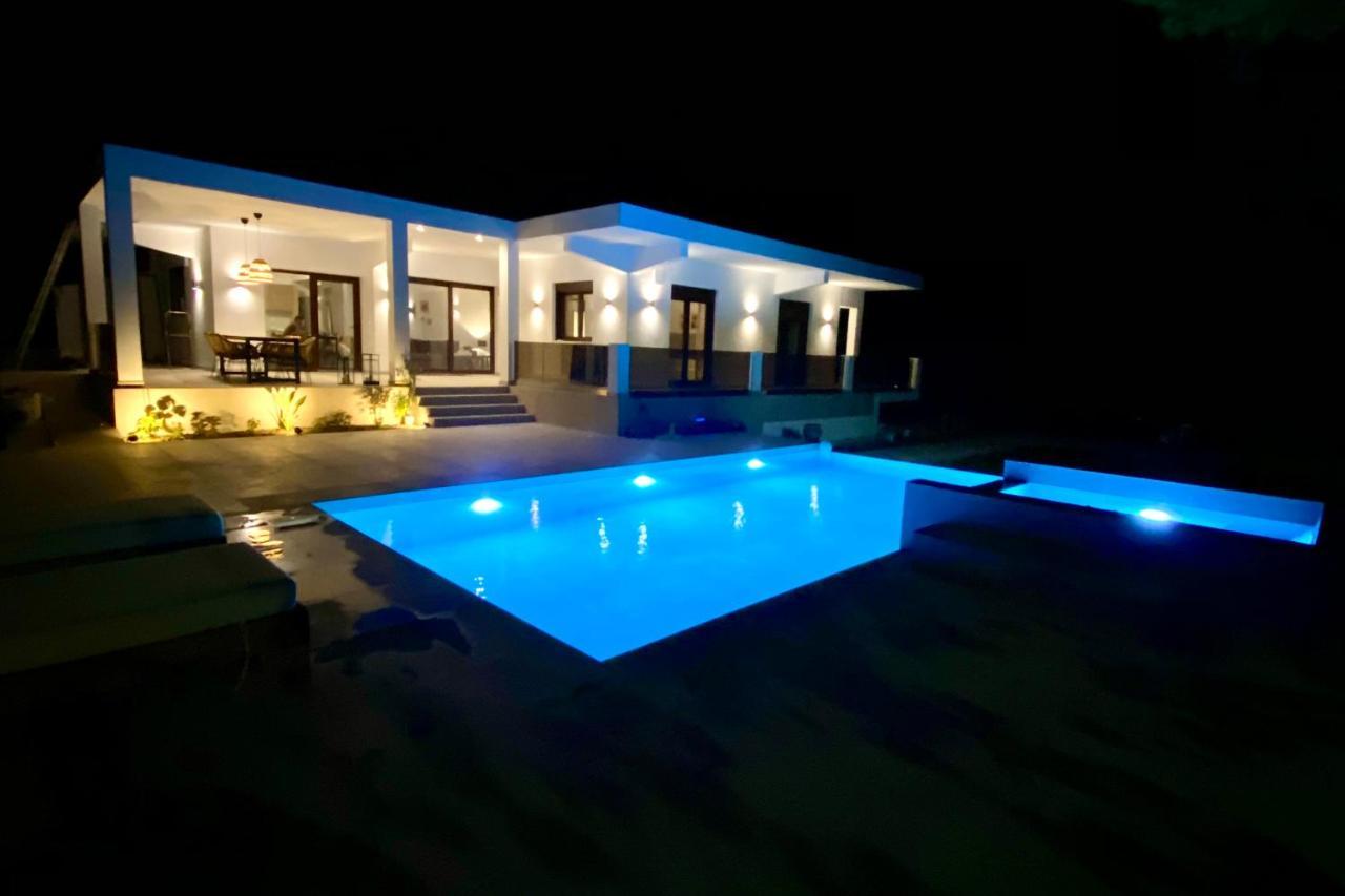 Luxury Villa Anemone With Private Pool Пастида Экстерьер фото